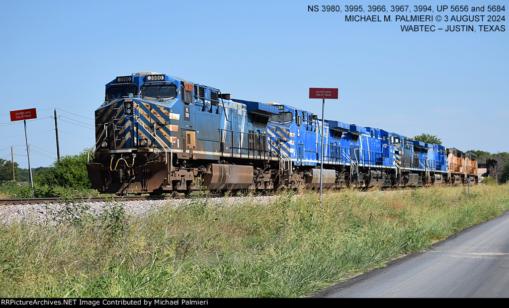 NS and UP AC4400CW Units